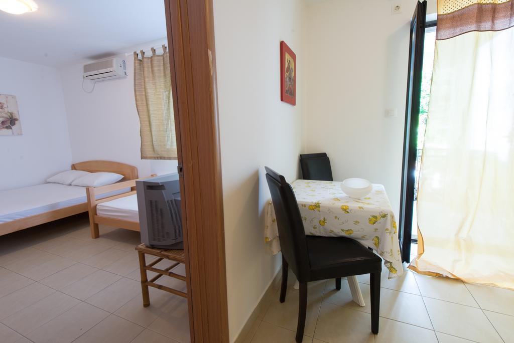 Apartments Mtv Petrovac Exteriör bild